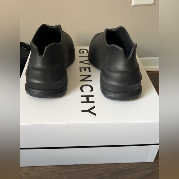 Givenchy
Men\'s Monumental Mallow Low-Top Matte Rubber Sneakers